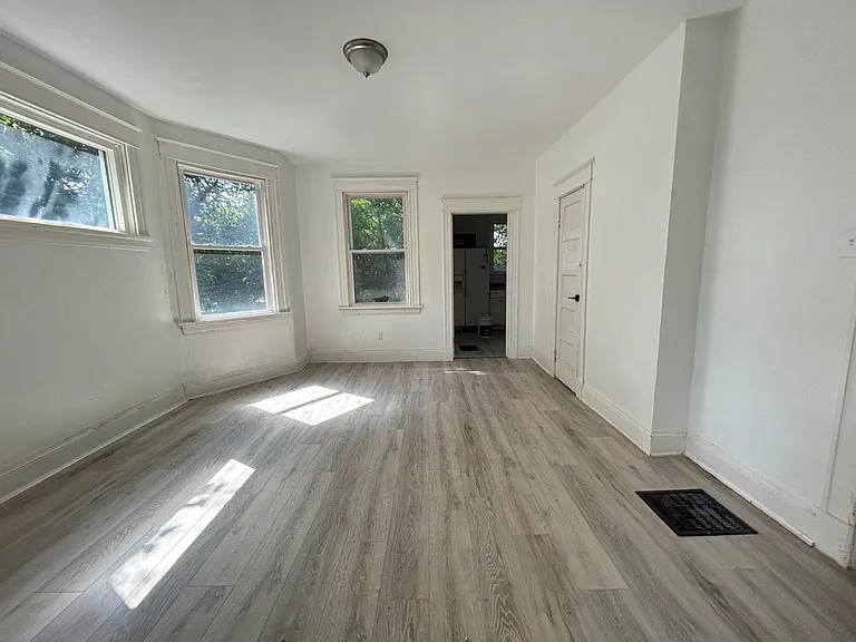 3719 Laclede Ave — Photo 8