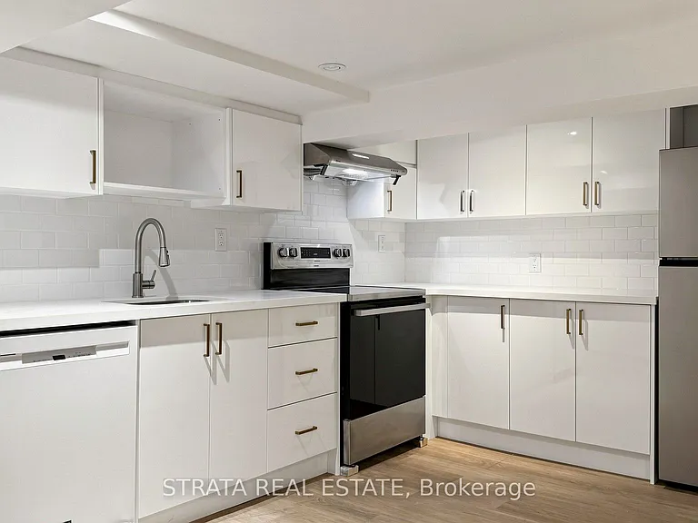 158 McRoberts Ave — Photo 9