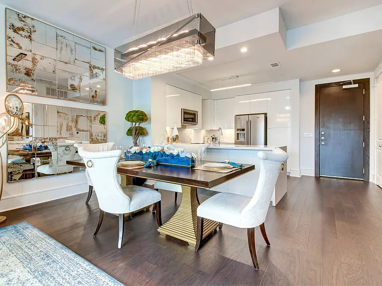 Cirque Residences — Photo 8