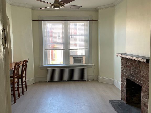 3rd image of 1529 Floyd Ave