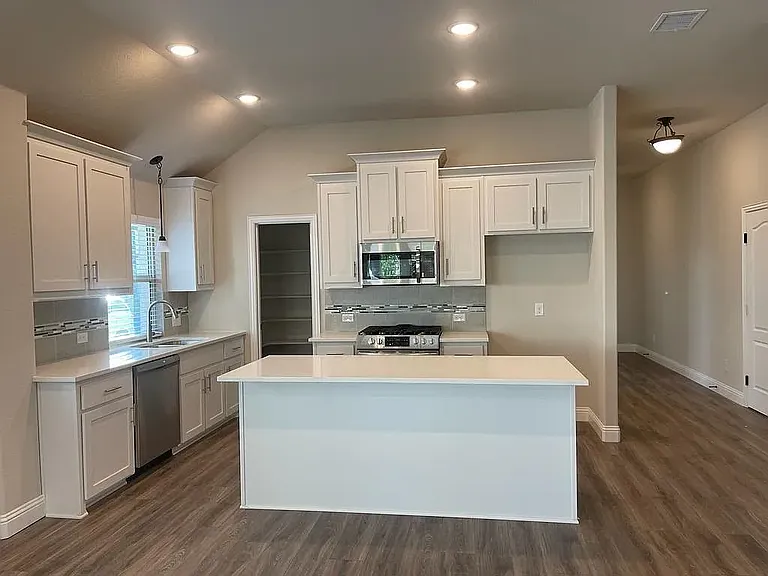 2306 Ranchwood Dr — Photo 15