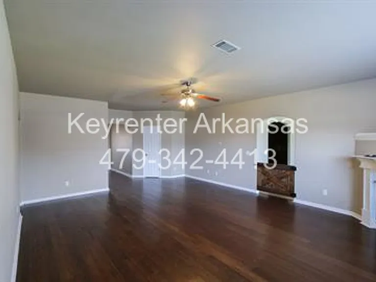 720 Harvest St — Photo 2