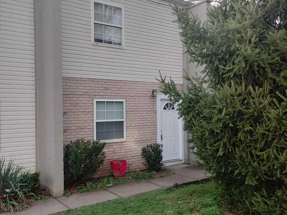 4 Poplar St #1