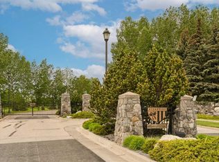 160 S Stonepine Dr, Rocky View County, AB T3Z3B5