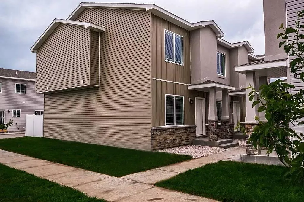 714 Saturn Ave — Photo 1