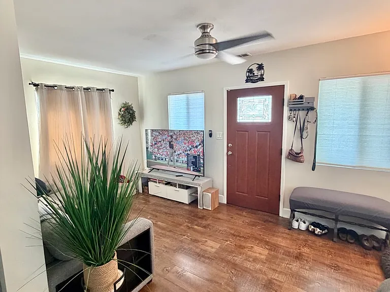 4475 Orange Ave — Photo 18