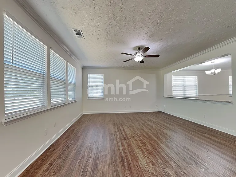 76 Parkmont Ct — Photo 8