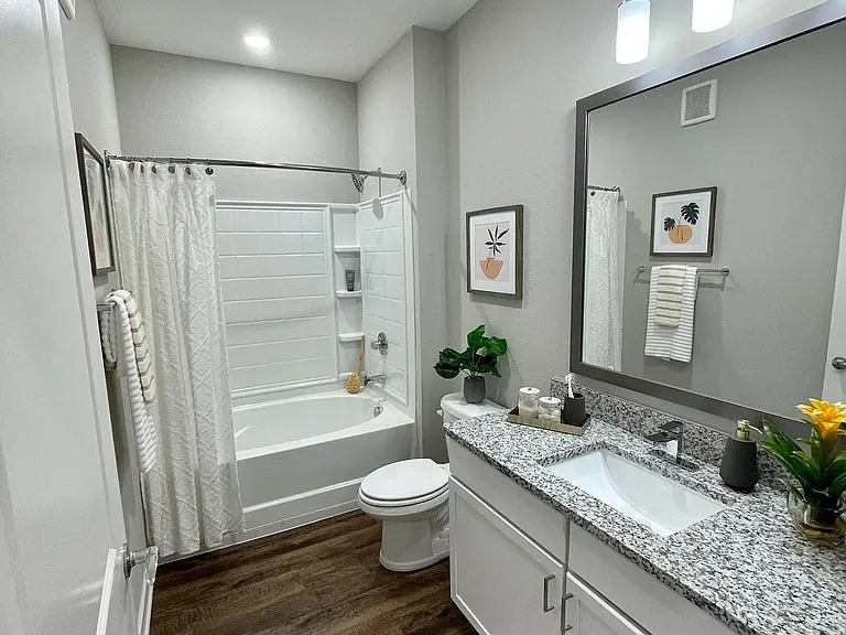 The Grove Apartments — Photo 4