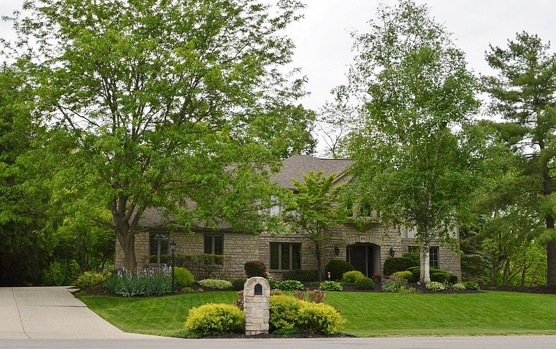 Welcome to 891 Vauxhill Ln.