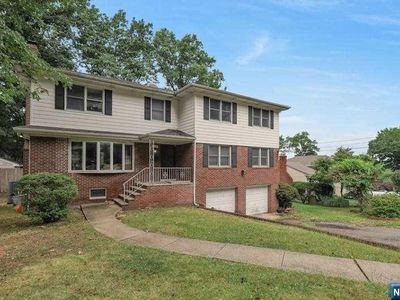 416 Greenway Dr, Leonia, NJ, 07605