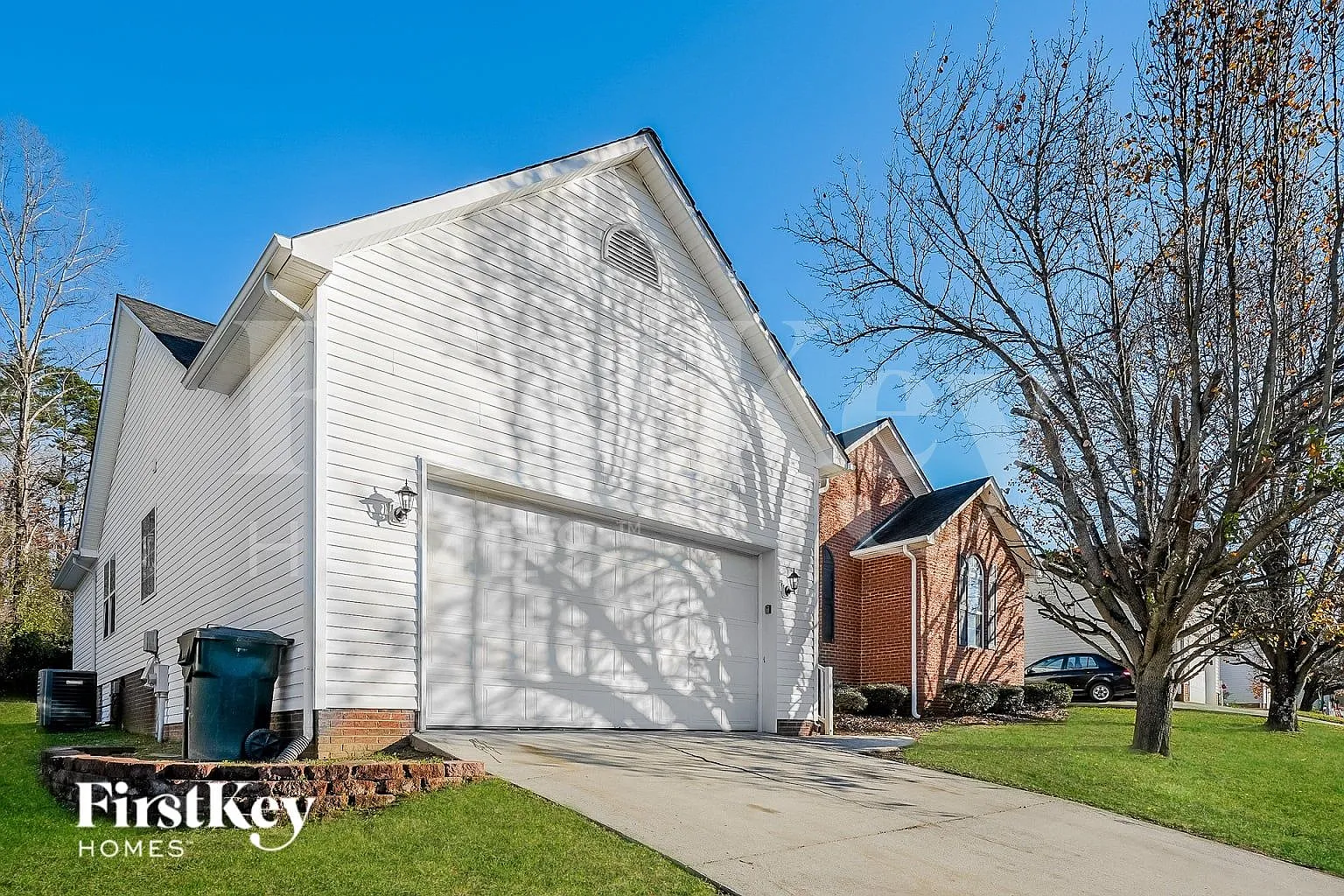 3 bed, 2.5 bath, 1977 sqft, $2,270 — Photo 2