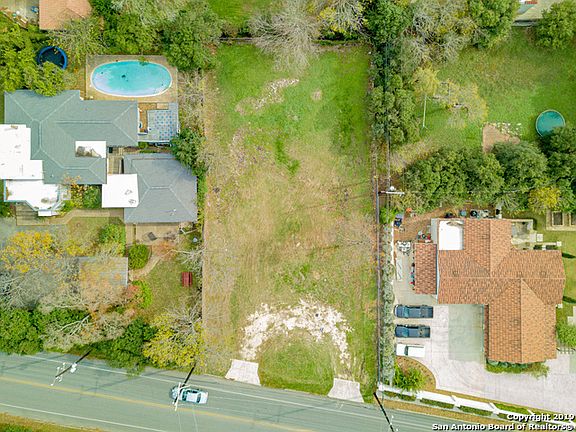 5th image of 4526 N New Braunfels Ave
