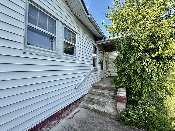 Front door, 313 W Allen Street