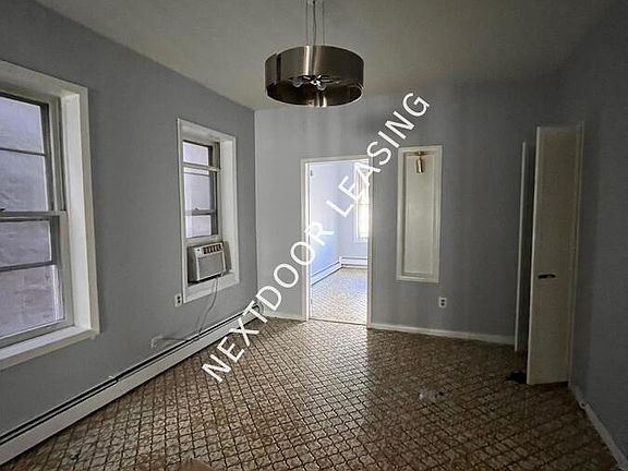 3rd image of 111 Baldwin Ave APT 2