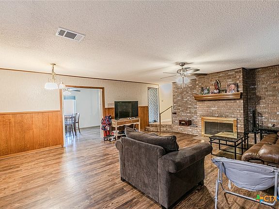 4th image of 2411 Osage Rd