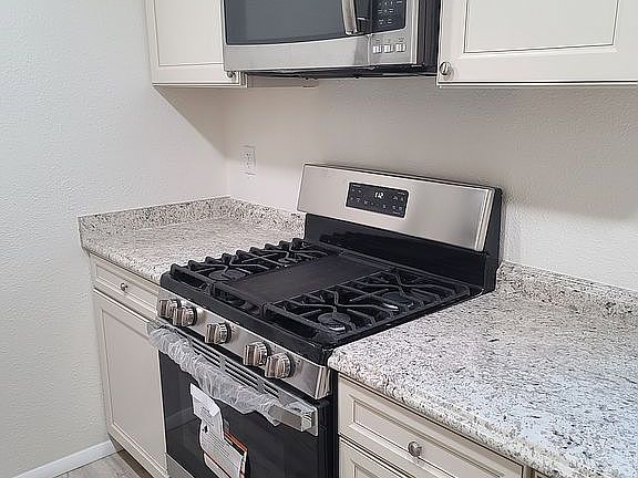 New Gas Range with griddle