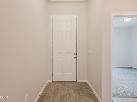 3rd image of 725 Paseo De La Reina St
