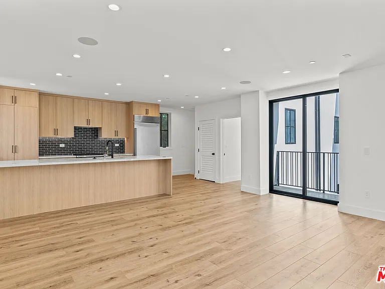 5540 Tova Rd — Photo 2