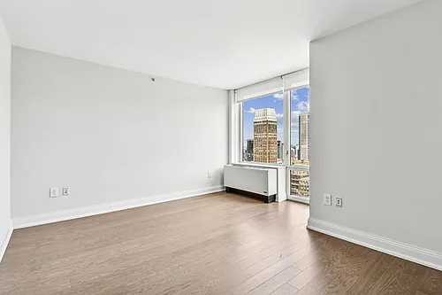 125 W 31st St Photo 1 125 W 31st St Photo 1