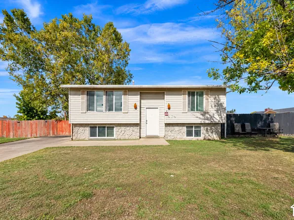 574 W 1950 N, Clinton, UT 84015