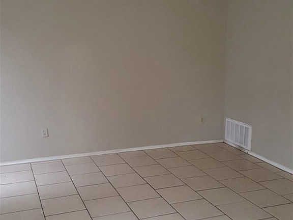 3rd image of 695 Lynch St