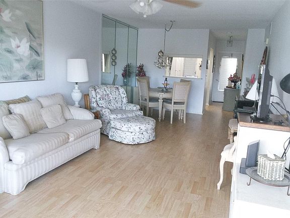 2nd image of 465 Paradise Isle Boulevard #306