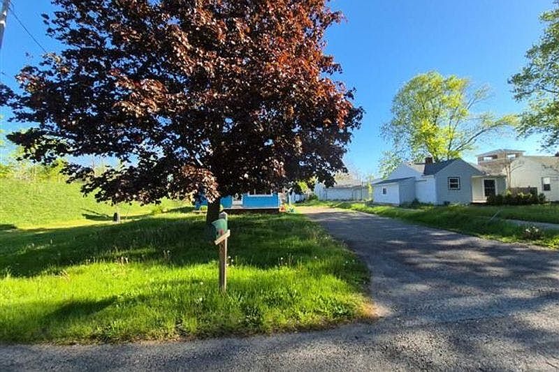 1st image of 1088 W Wieland Rd