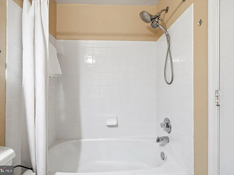 21916 Bellair Ct — Photo 42