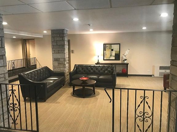 2nd image of 400 Thames Pkwy APT 3E