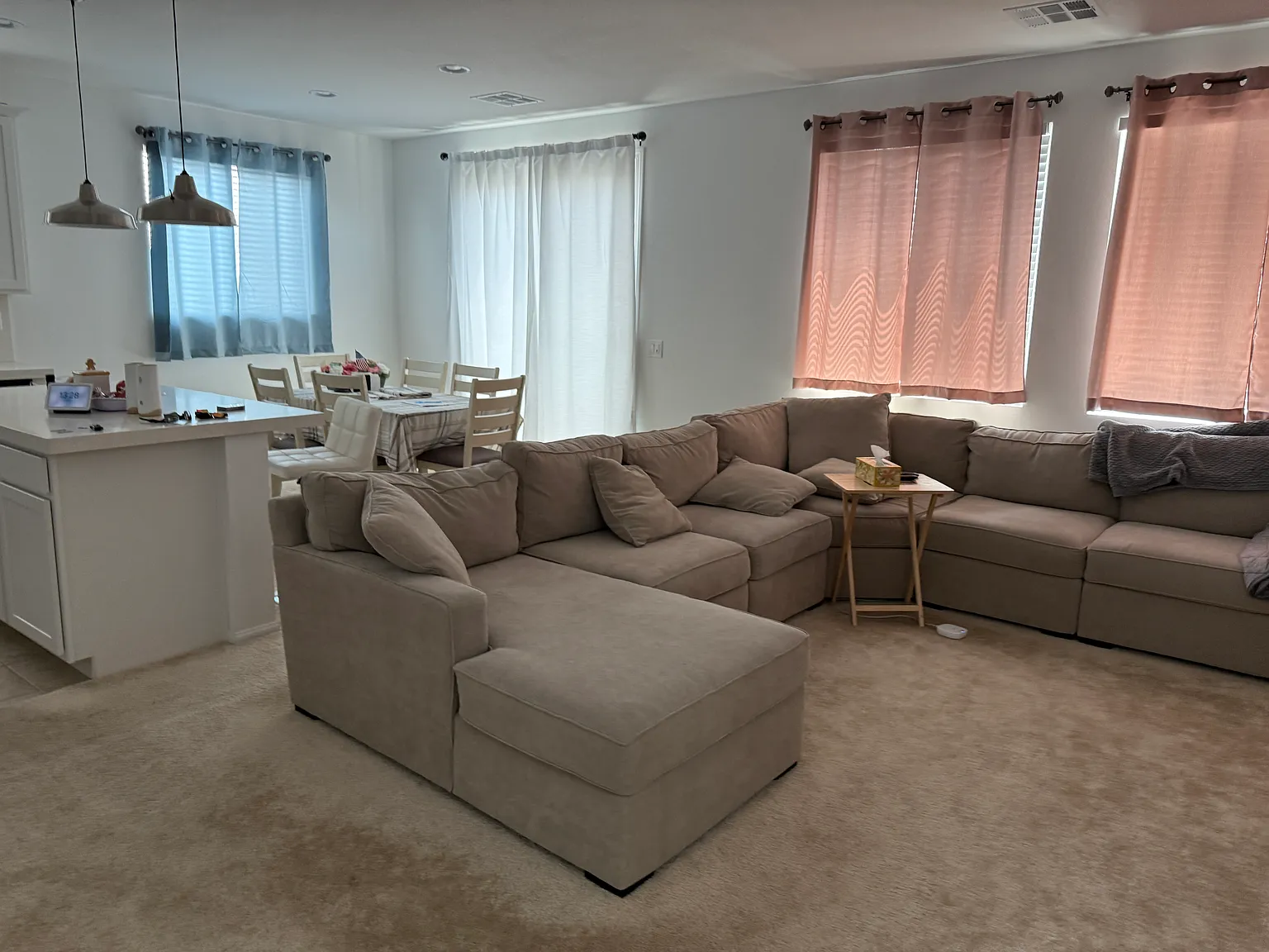 6 bed, 2129 sqft, $2,500 — Photo 4