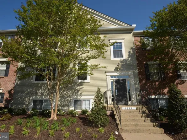 3907 Golf Tee Ct APT 201, Fairfax, VA 22033