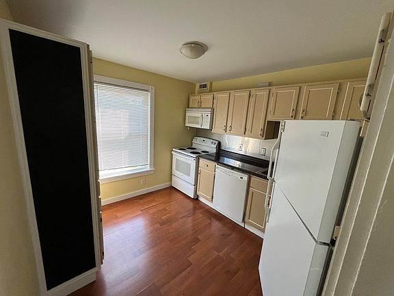2nd image of 3204 Bach Ave #2