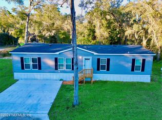 104 Campbell Ln, Hawthorne, FL 32640