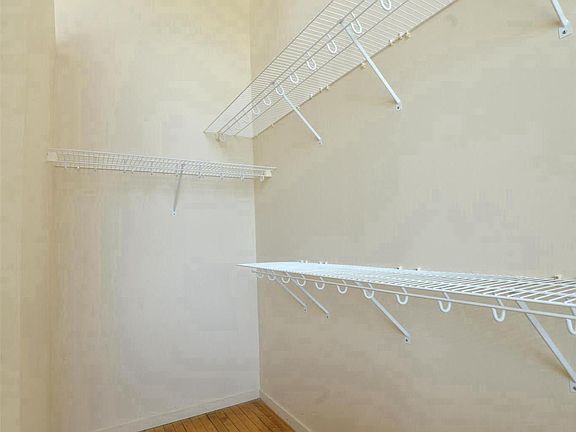 walk in closets in all lofts