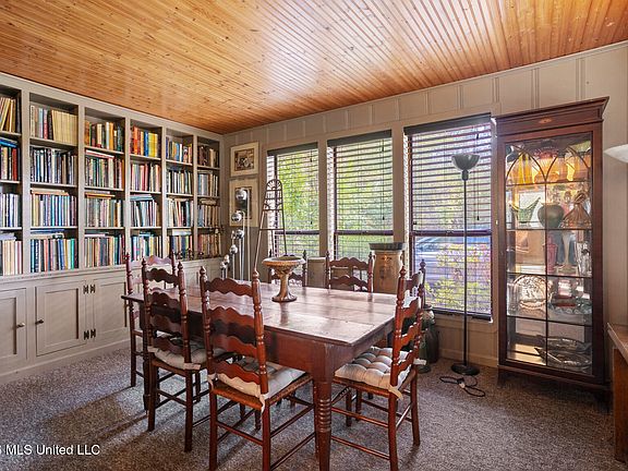 5th image of 2049 Cleary Rd