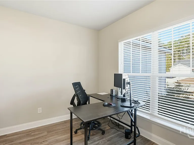 141 Hayden Pl — Photo 20