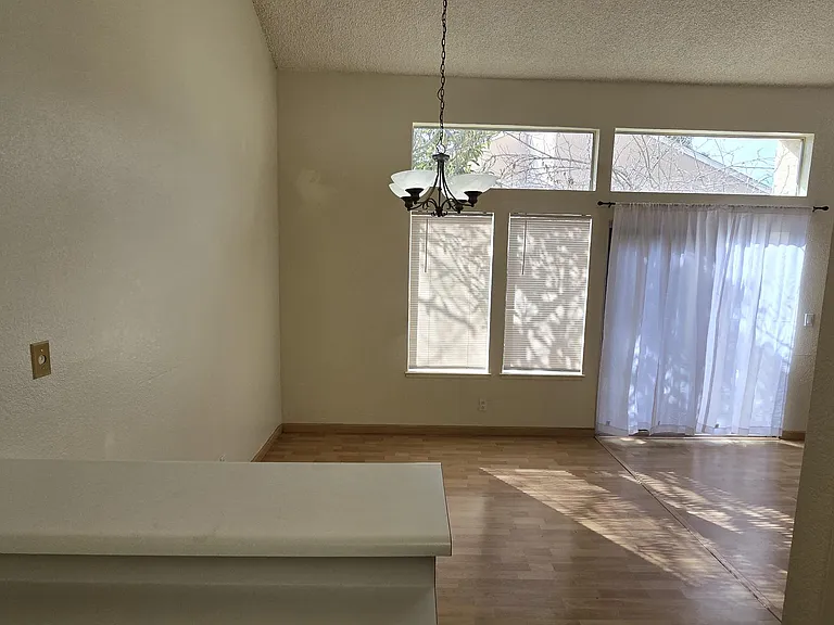 27703 Persimmon Dr — Photo 7