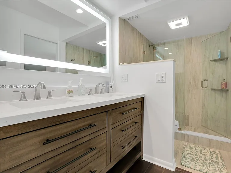 500 Egret Cir #8403 — Photo 15