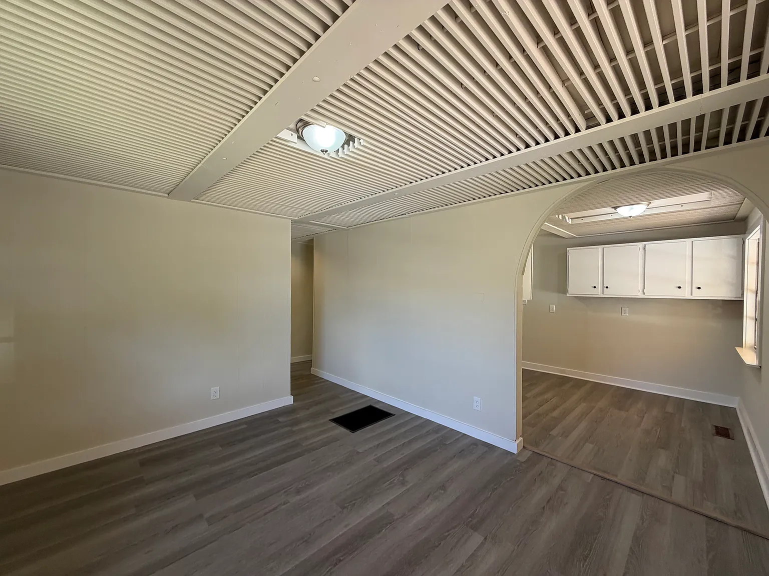 3 bed, 770 sqft, $1,200 — Photo 2