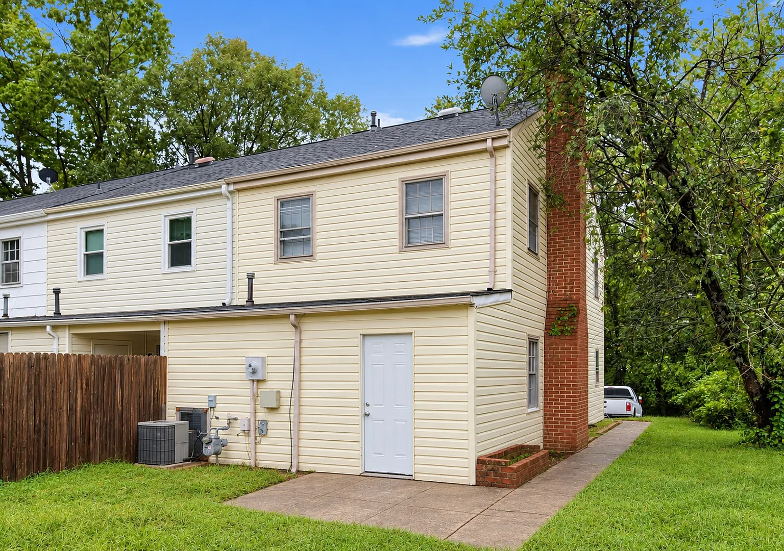 3 Bedroom End Unit Townhouse in Spotsylvania — Photo 3