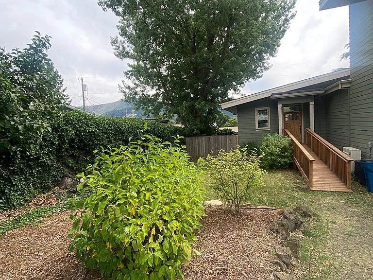 319 W Jefferson St — Photo 11