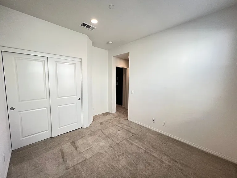 938 E Weaver Ln — Photo 16