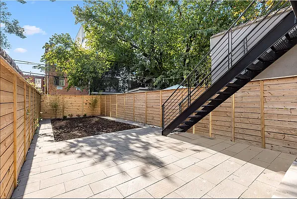 Rented by Compass | media 9