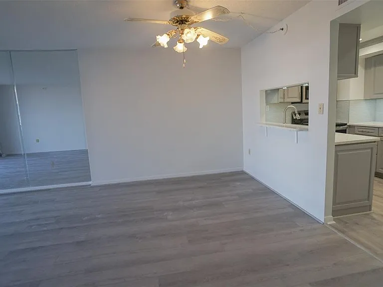 400 Island Way #308 — Photo 10