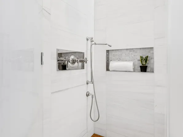 301 East 50th Street image 13 of 16