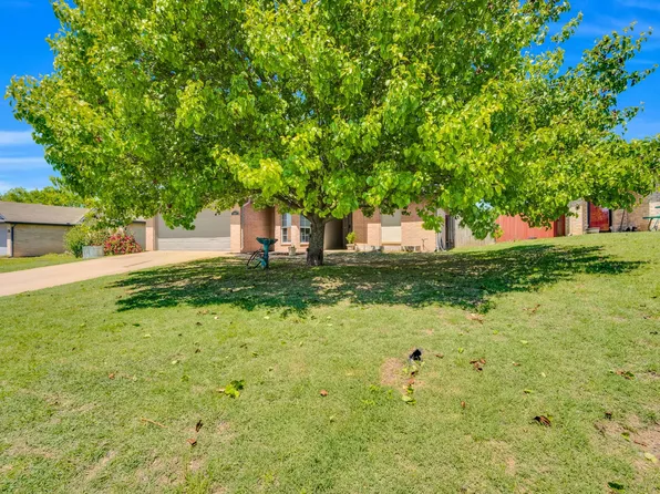 206 Cherokee Trl, Alvarado, TX 76009