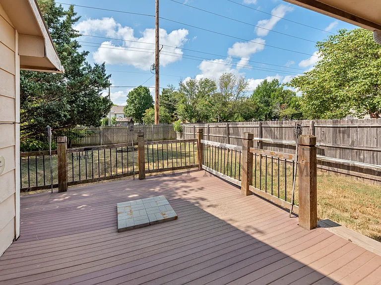 10919 W Nantucket St — Photo 23