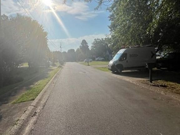 Exterior Neighborhood (street photo)