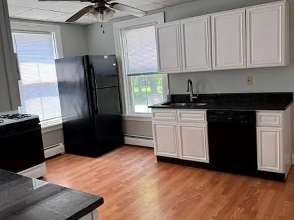 707 Main St APT 1, Warren, RI 02885