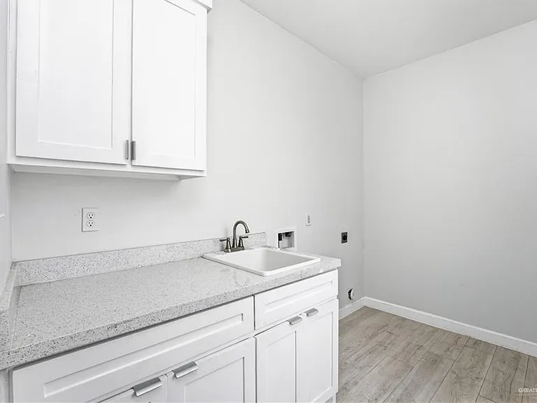 1212 Esperanza St — Photo 15
